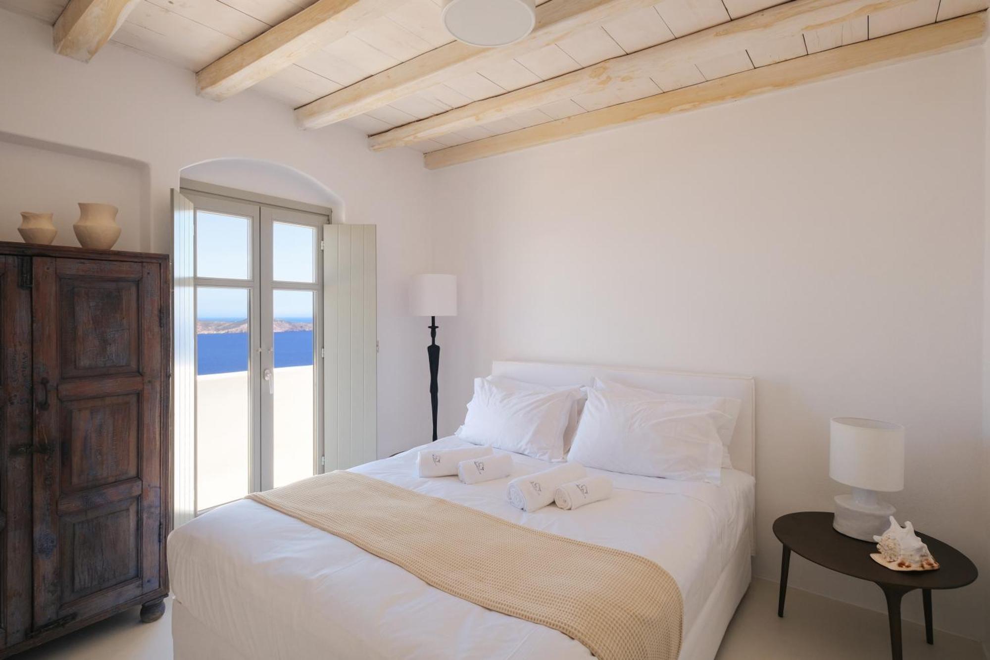 Odyssey Rock Milos Sunset Suites 플라카 객실 사진